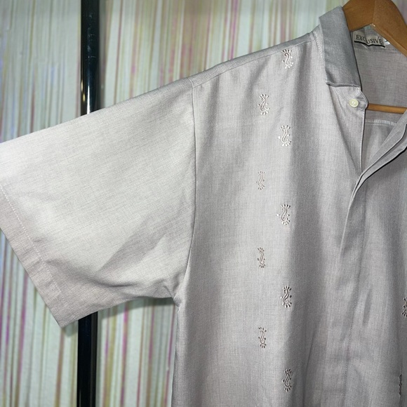 Exclusive Guayabera top - Picture 4 of 8